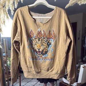 Def Leppard World Tour Bold Leopard Graphic Long Sleeve Sweatshirt
